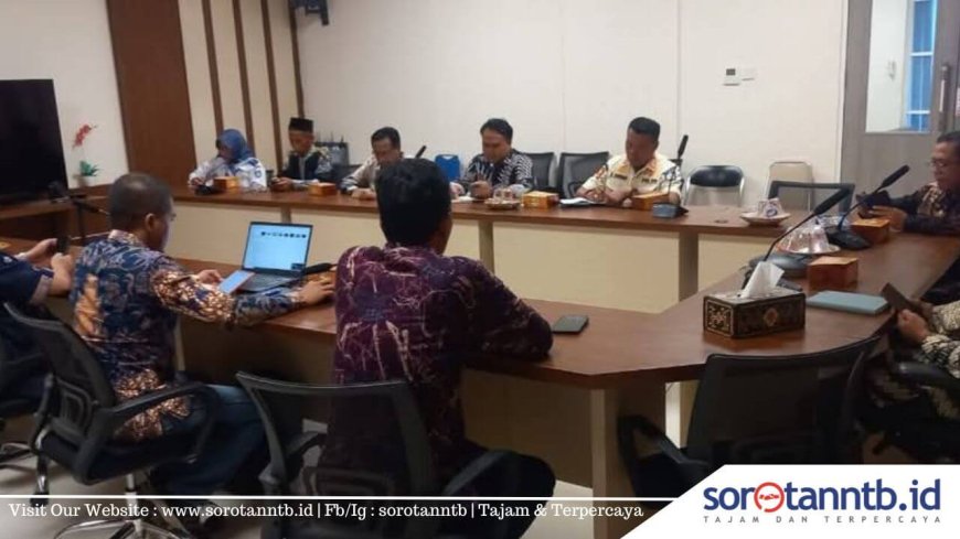 Pemkab Lombok Tengah Siapkan Langkah Penanganan Sampah Pasca Bau Nyale