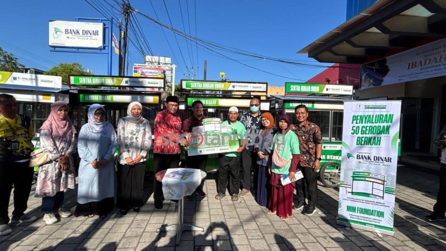 Bank Dinar dan MIM Foundation Salurkan Bantuan 50 Gerobak Berkah untuk Pelaku Usaha di Kota Mataram