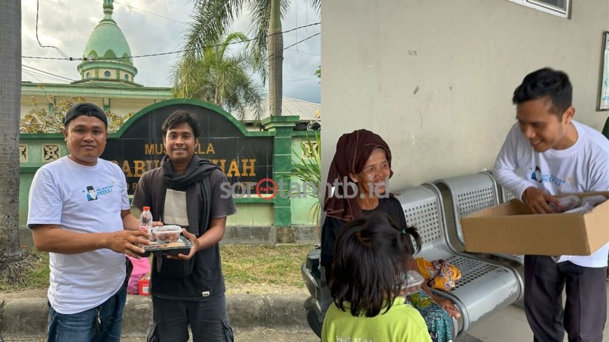 Relawan Nursiah Peduli Bagikan 100 Paket Berbuka Puasa di Lingkungan RSUD Praya