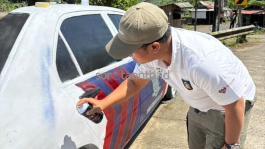 Dapat Mengurangi Kecelakaan, Dirut PDAM Loteng Perbarui Cat Mobil Polantas Sebelah