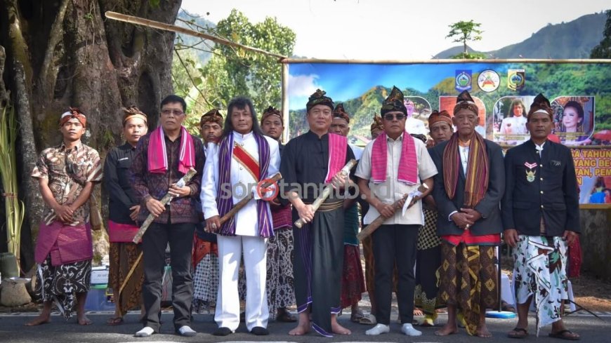 Tradisi Ngayu-Ayu di Sembalun, Gubernur NTB Tegaskan Pentingnya Peran Adat dalam Menjaga Kelestarian Rinjani