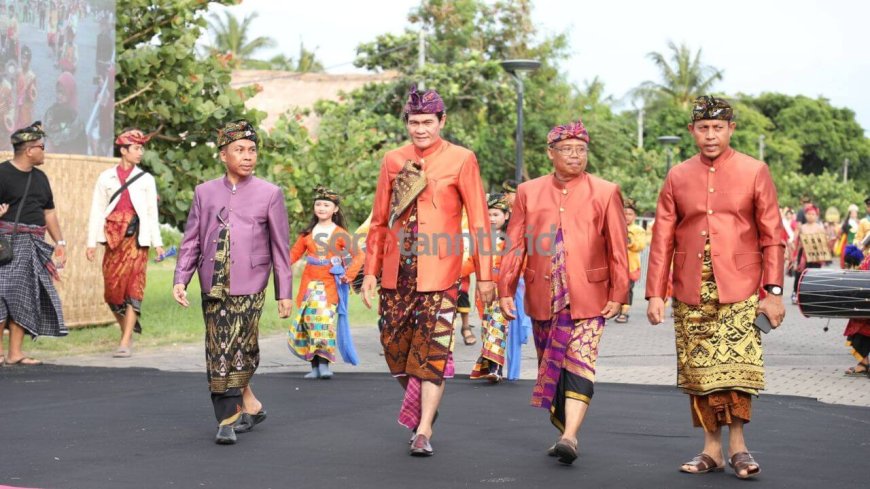 Karnaval Siu Putri Mandalika Meriahkan Bau Nyale 2026