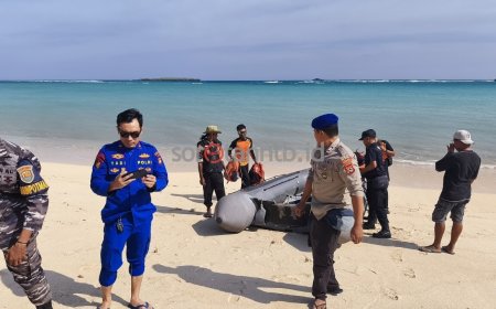 Kapal Nelayan Dihantam Ombak Hingga Terbalik, Satu ABK Masih Dalam Pencarian
