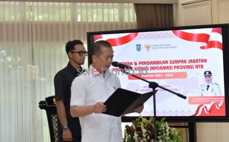 Gubernur Lantik KI NTB, Tekankan Pentingnya Kepercayaan Publik 