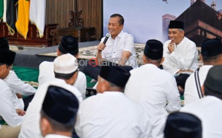 Apresiasi Dedikasi Pekerja Layanan Publik, Gubernur NTB Berangkatkan 33 Jamaah Umrah 