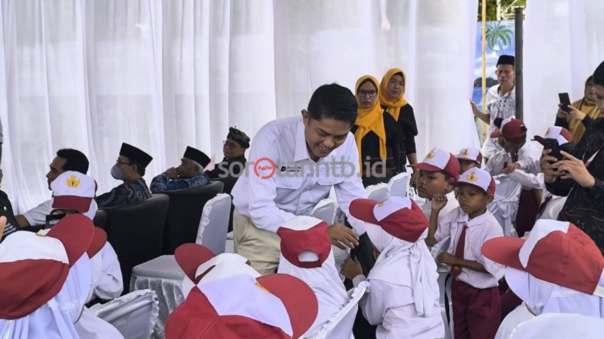 Bandara Lombok Bagikan 2.000 Paket Perlengkapan Sekolah di Lombok Tengah