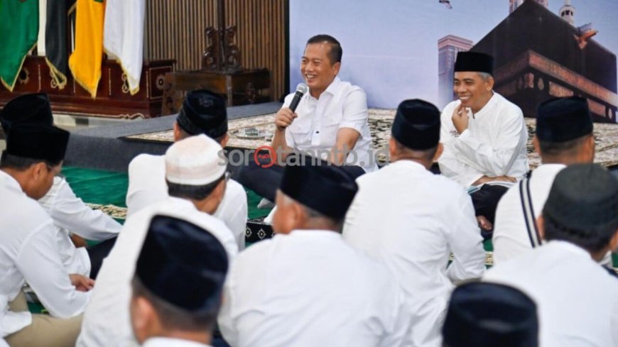 Apresiasi Dedikasi Pekerja Layanan Publik, Gubernur NTB Berangkatkan 33 Jamaah Umrah 