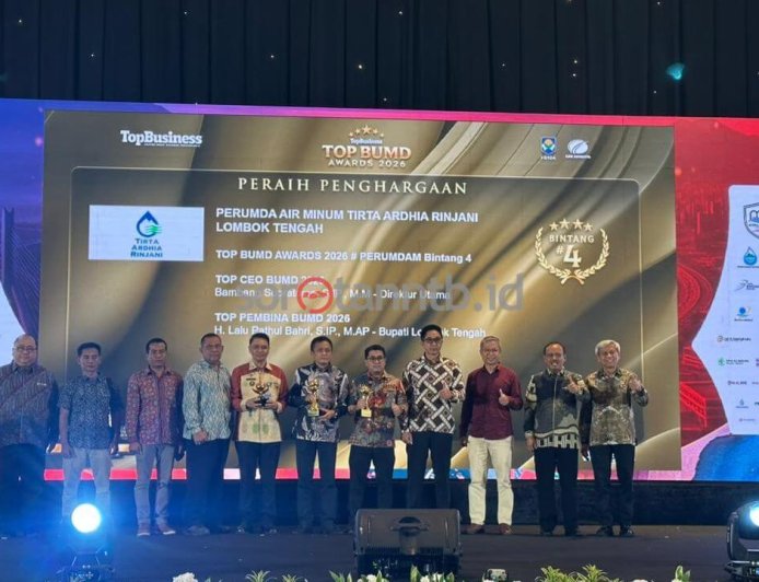 Bupati Lombok Tengah Terima Penghargaan TOP Pembina BUMD Award 2026