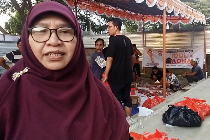 Berkah Hari Raya Qurban, PKS Kota Mataram Sembelih 9 Ekor Sapi