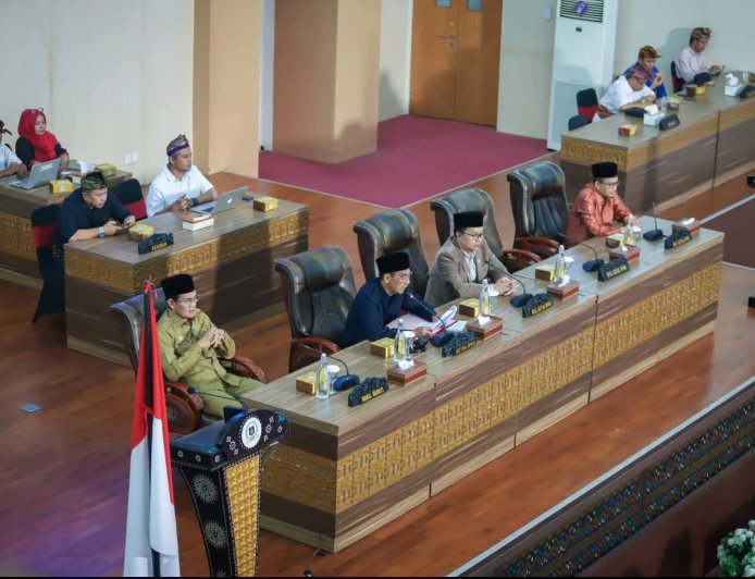 DPRD Lombok Tengah Gelar Rapat Paripurna Penyampaian Pandangan Umum Fraksi terhadap Raperda Pertanggungjawaban APBD 2025