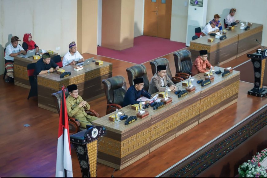 DPRD Lombok Tengah Gelar Rapat Paripurna Penyampaian Pandangan Umum Fraksi terhadap Raperda Pertanggungjawaban APBD 2025