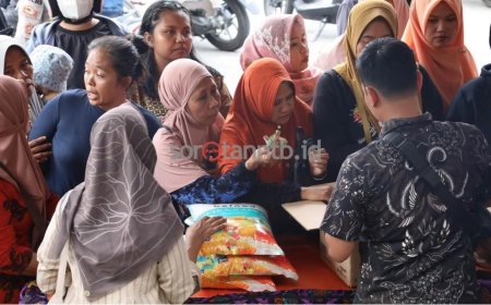 Pasar Murah di Praya Disambut Antusias, 540 Liter MinyaKita Langsung Ludes