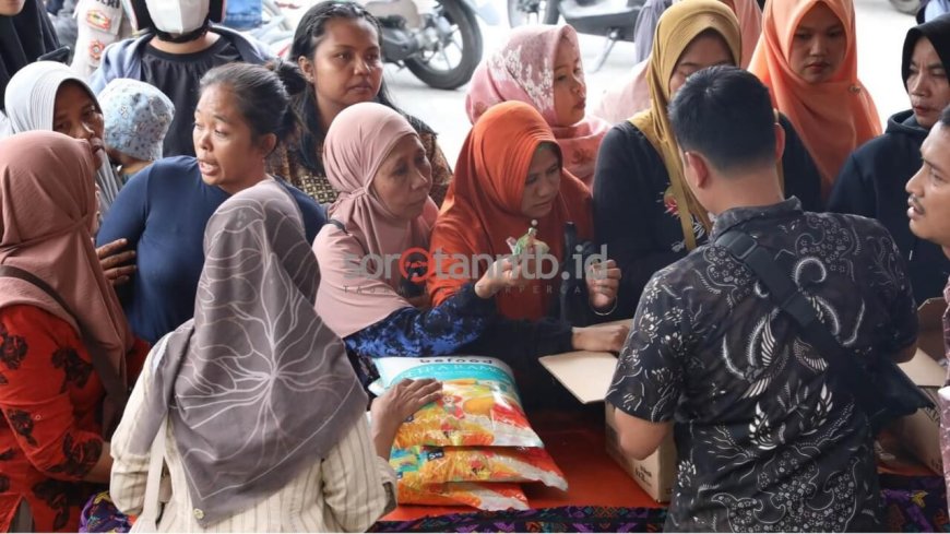 Pasar Murah di Praya Disambut Antusias, 540 Liter MinyaKita Langsung Ludes