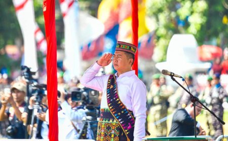 HUT RI ke-81, Gubernur NTB Kenakan Busana Manggarai sebagai Bentuk Solidaritas untuk NTT
