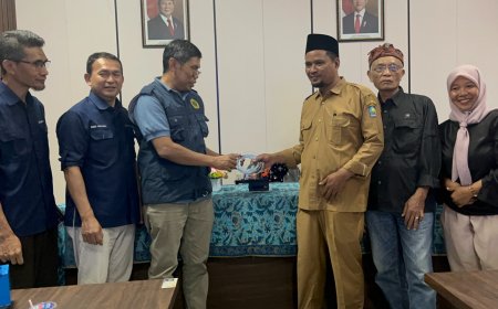 Dampingi Desa Kuta Mandalika, Tim Kolaborasi Fisika UB dan Unram Terapkan Alat IoT Pemantau Lingkungan